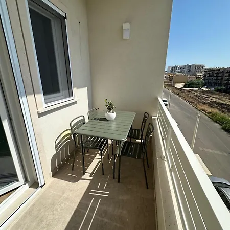 לינה וארוחת בוקר Jaluma House 3*